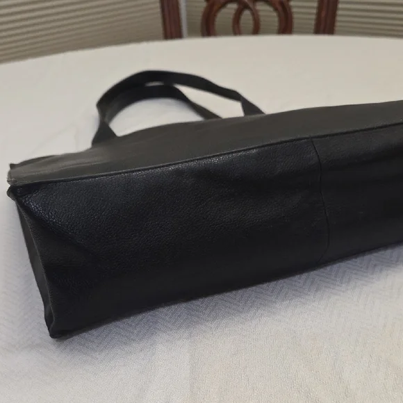 Chanel Black Caviar Leather Tote Bag (Entrupy COA INCLUDED) - Picture 3 of 17